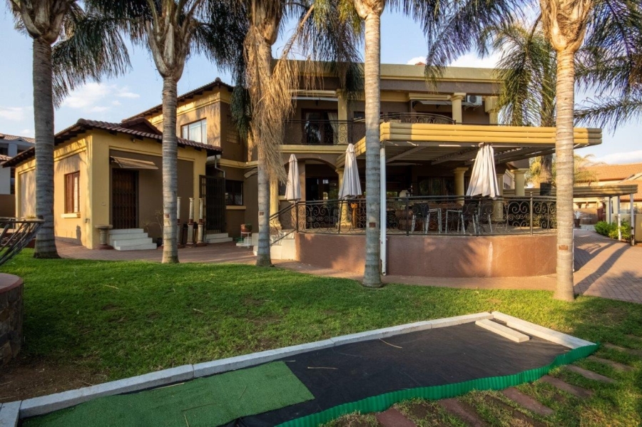 5 Bedroom Property for Sale in Birdwood Estate North West